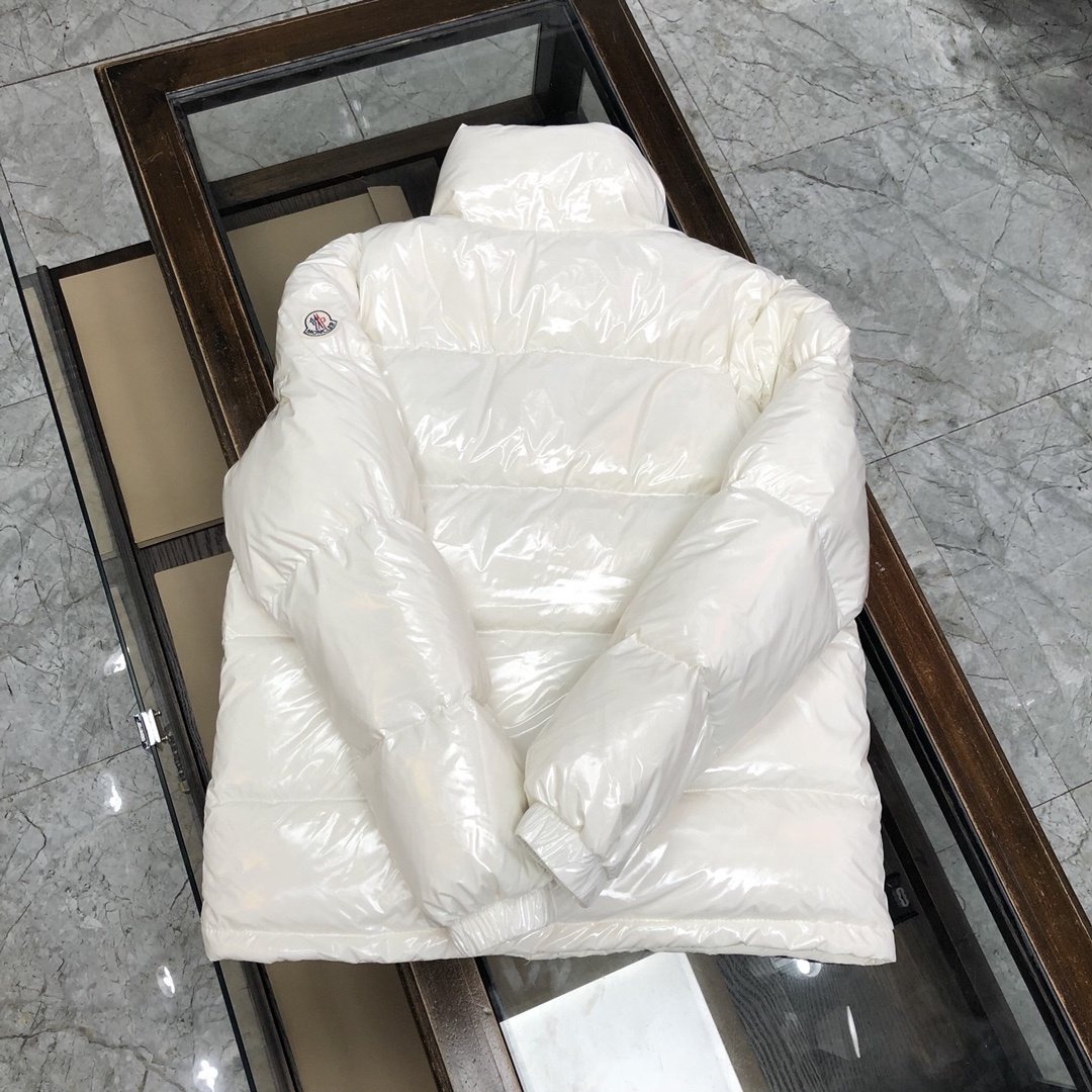 Moncler Women's Glossy Stand-Collar Short Puffer Coat