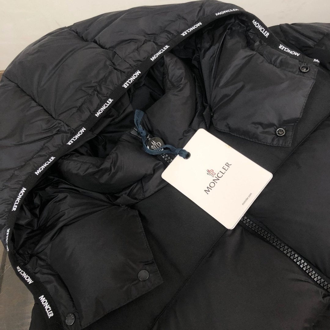 Moncler Black Detachable Hood Quilted Short Down Coat