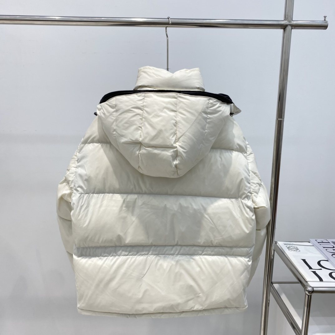 Moncler Contrast-Yoke Hooded Puffer Coat
