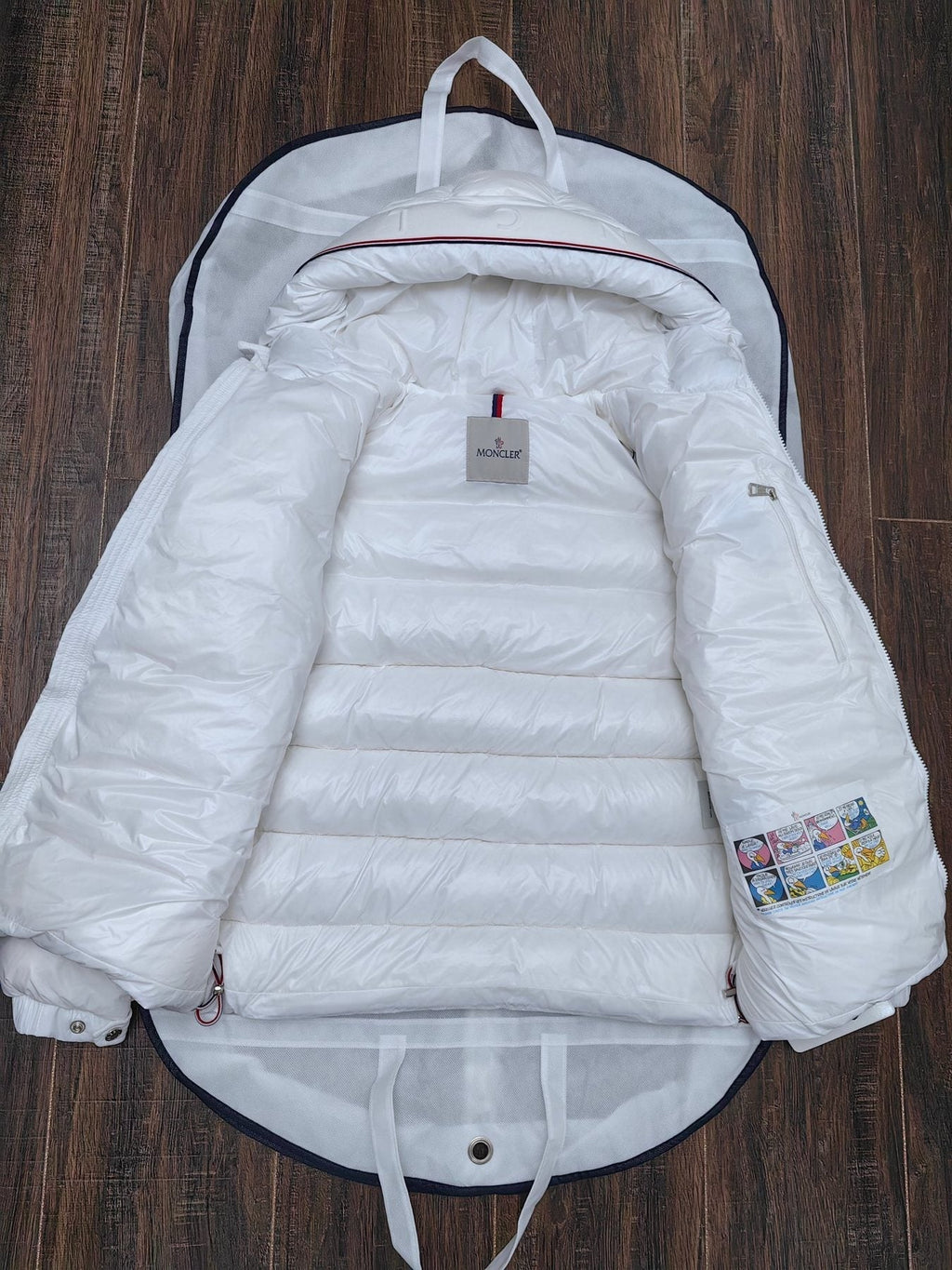 Moncler Hooded Contrast-Trim Short Puffer Coat
