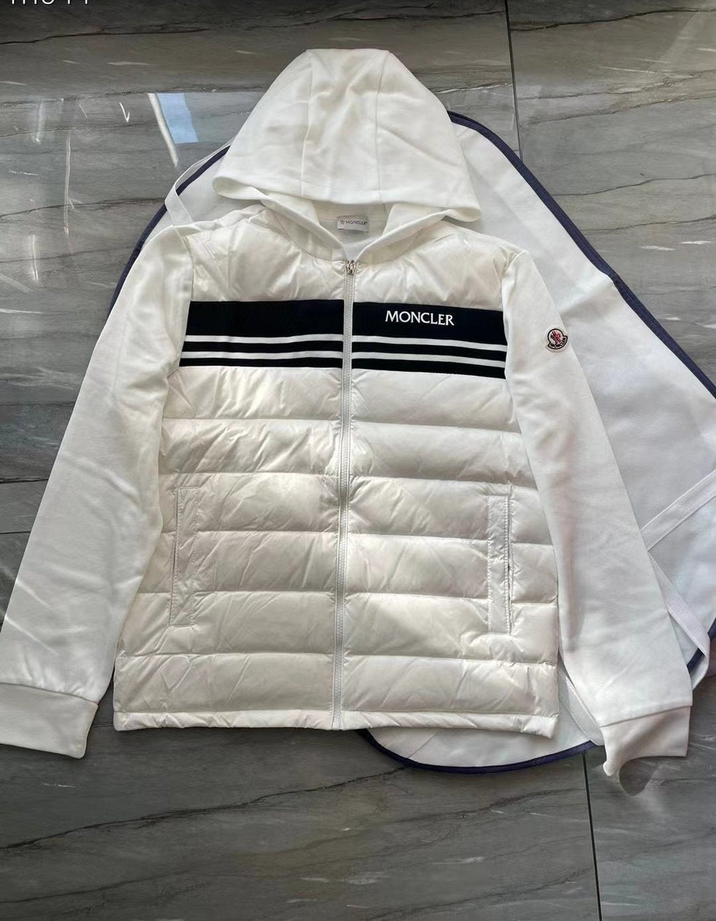 Moncler Hooded Knit-Sleeve Puffer Jacket