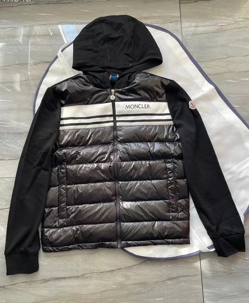 Moncler Hooded Knit-Sleeve Puffer Jacket