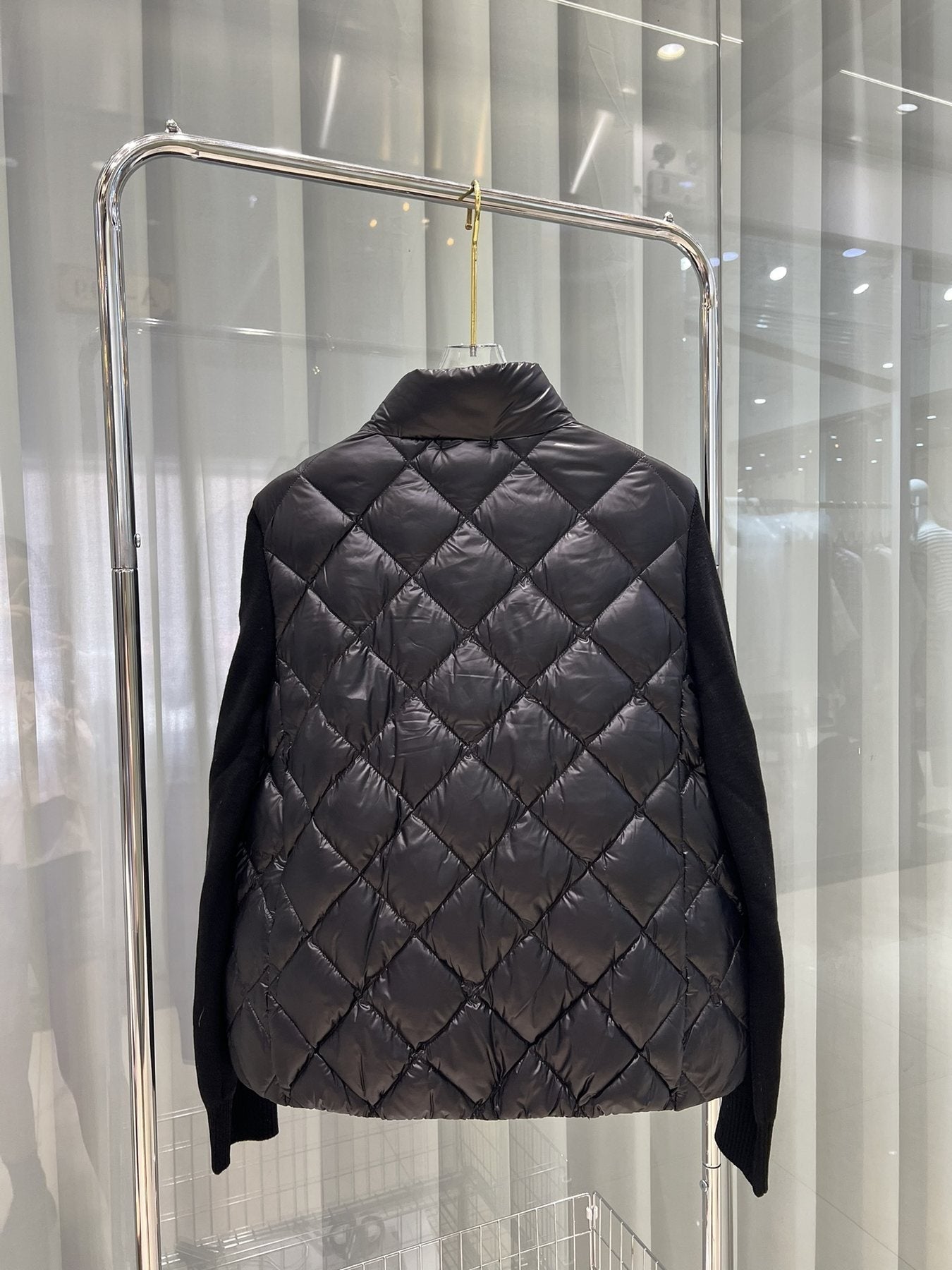 Moncler Diamond-Quilted Knit Sleeve Jacket