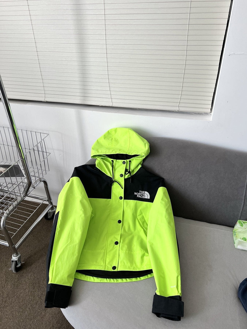 The North Face Women¡¯s Short Hooded Jacket