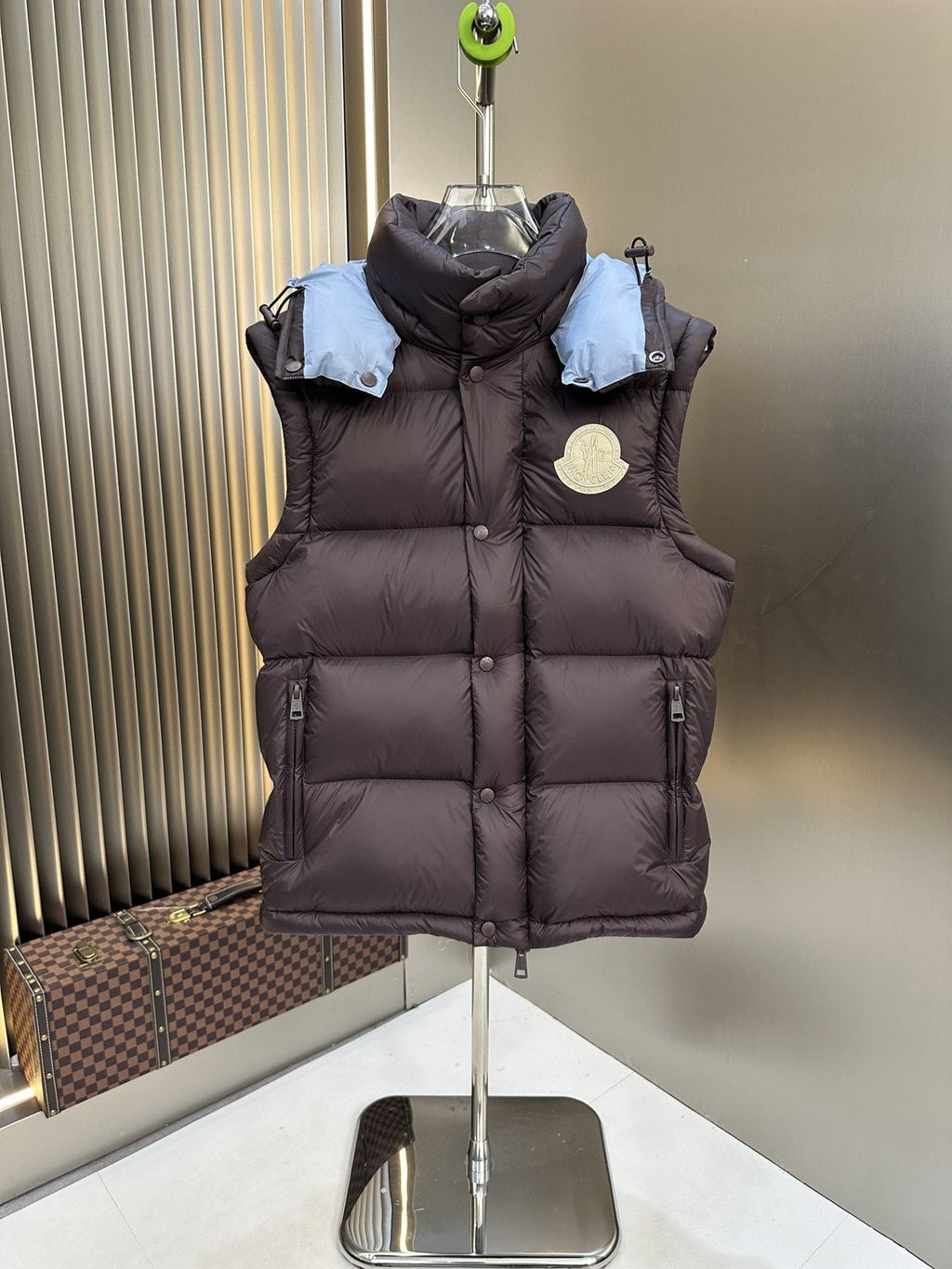 Moncler Convertible-Sleeve Hooded Puffer Coat