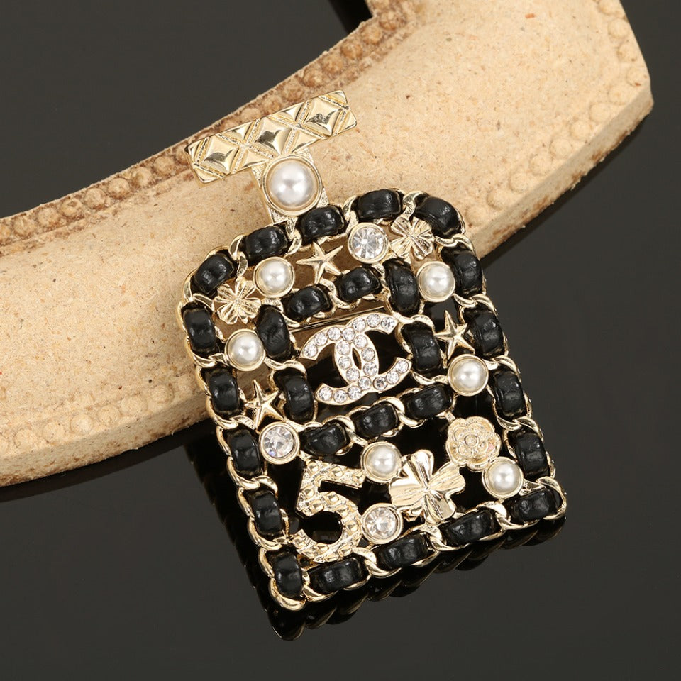 18K Chanel Bottle Strass Brooch Yellow Gold-Colour Hardware