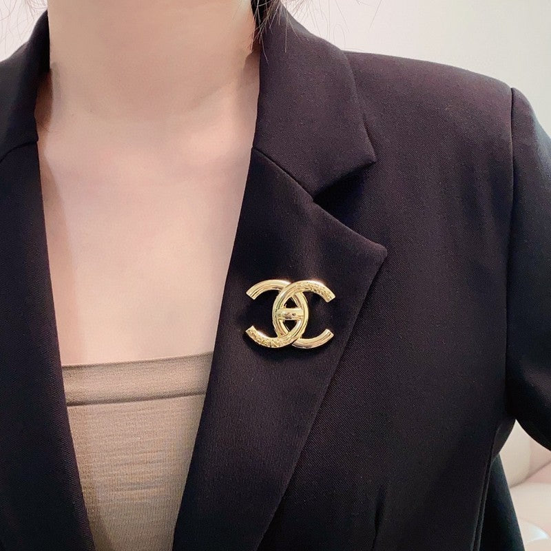 18K Chanel Paris Gold Brooch Yellow Rose White Gold-Colour Hardware