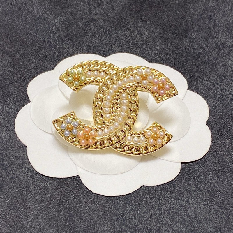 18K Chanel Pearl Gold Brooch Yellow Gold-Colour Hardware
