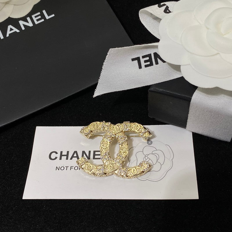 18K Chanel Diamond Gold Brooch White Gold-Colour Hardware