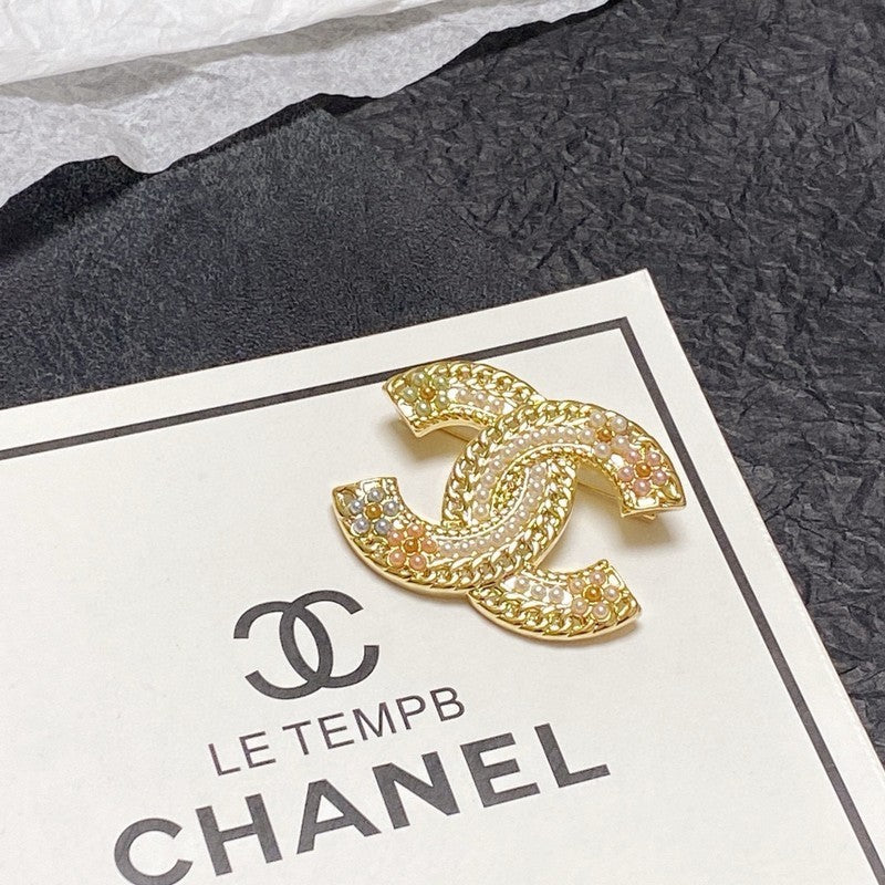 18K Chanel Pearl Gold Brooch Yellow Gold-Colour Hardware