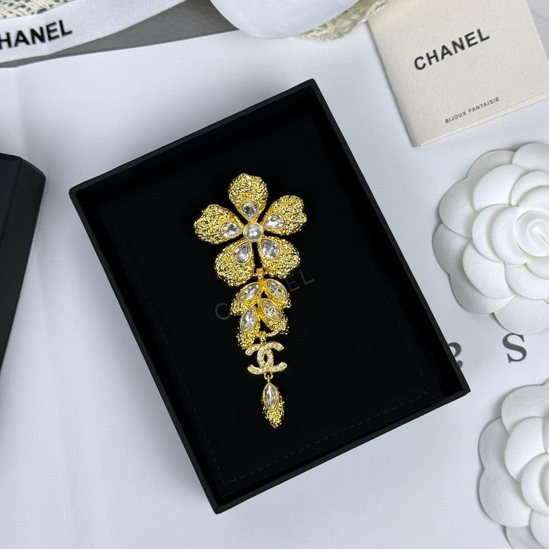 18K Chanel 26C Flower Crystal Drop Gold Brooch Yellow Gold Hardware