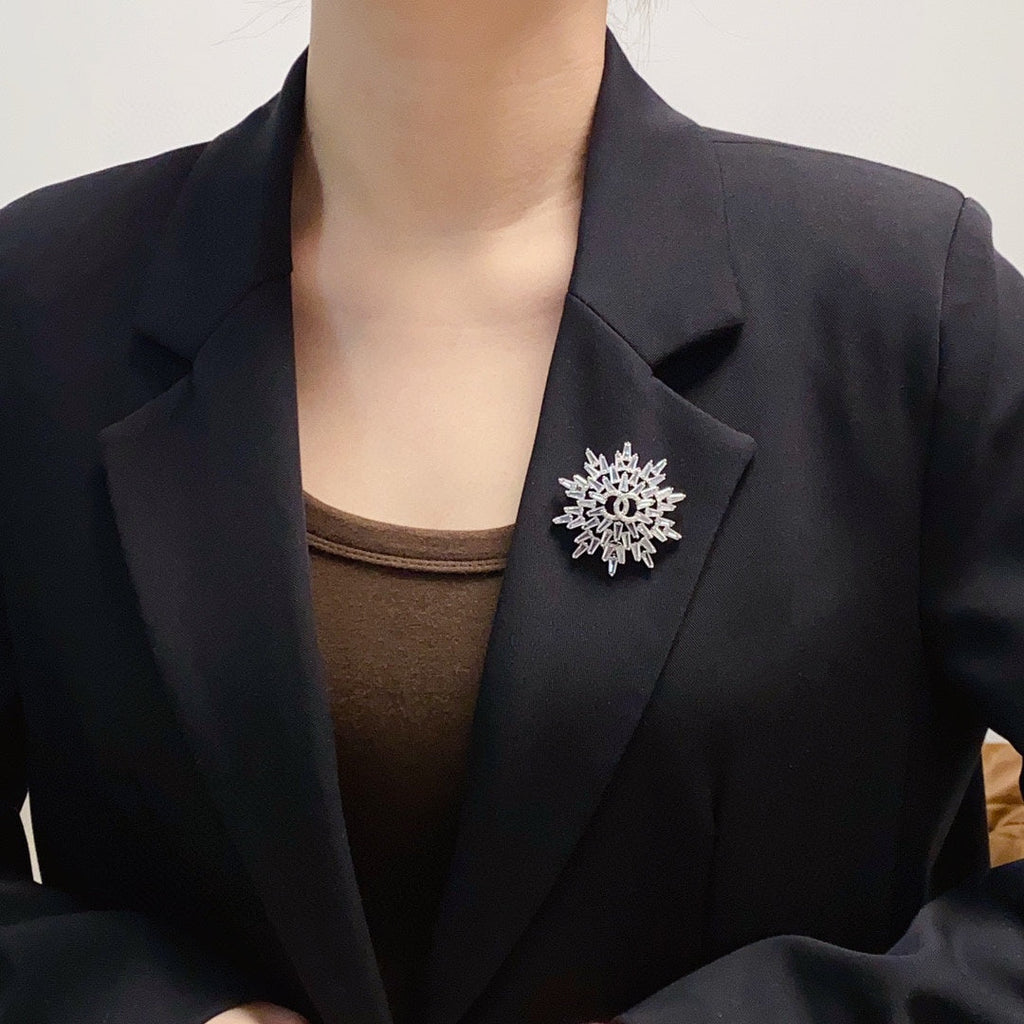 18K Chanel Snow Flower Brooch White Gold-Colour Hardware Crystals