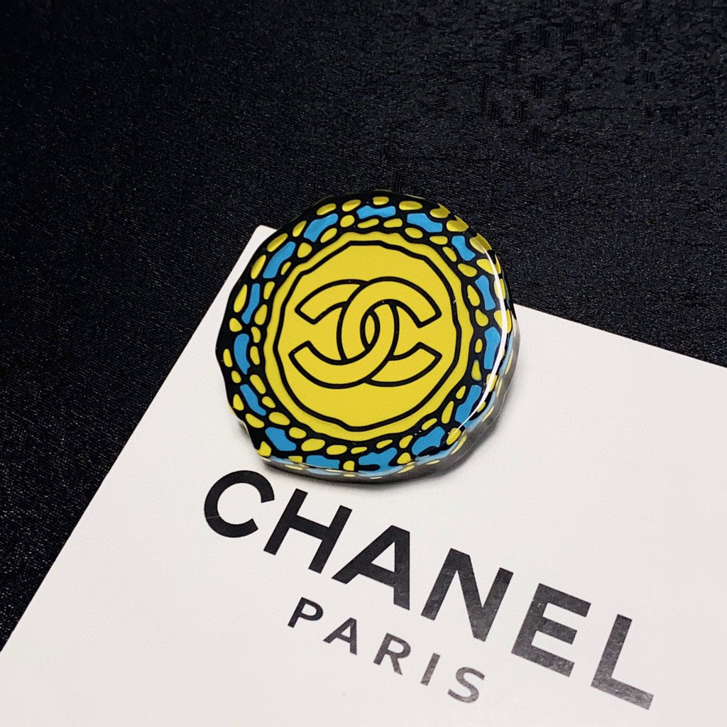 18K Chanel Color Brooch Yellow Gold-Colour Hardware