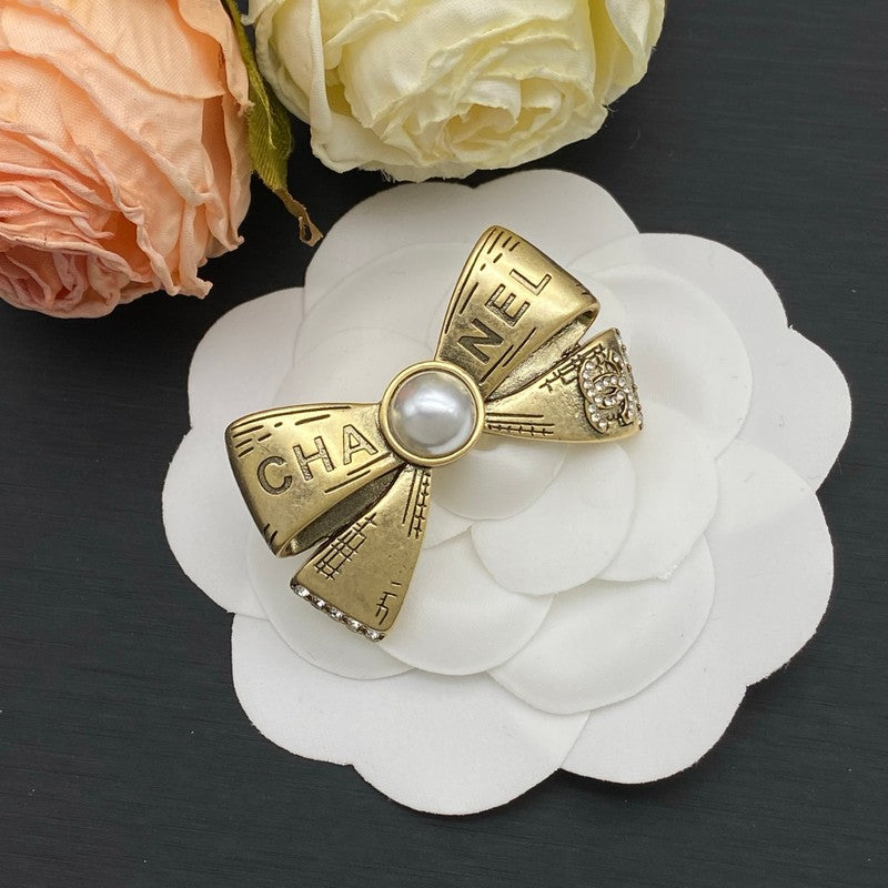 18K Chanel Bow Tie Pearl Gold Brooch Yellow White Gold Hardware