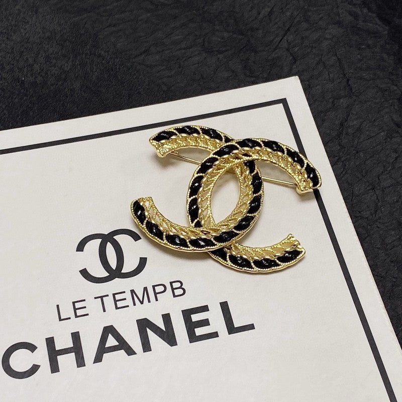 18K Chanel Leather Gold Brooch Yellow Gold-Colour Hardware