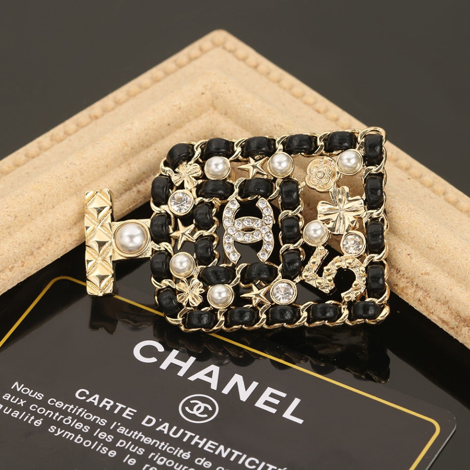 18K Chanel Bottle Strass Brooch Yellow Gold-Colour Hardware