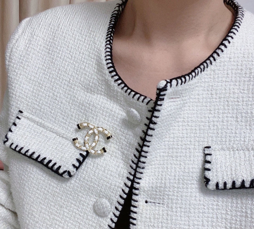 18K Chanel Pearl Brooch Yellow Gold-Colour Hardware