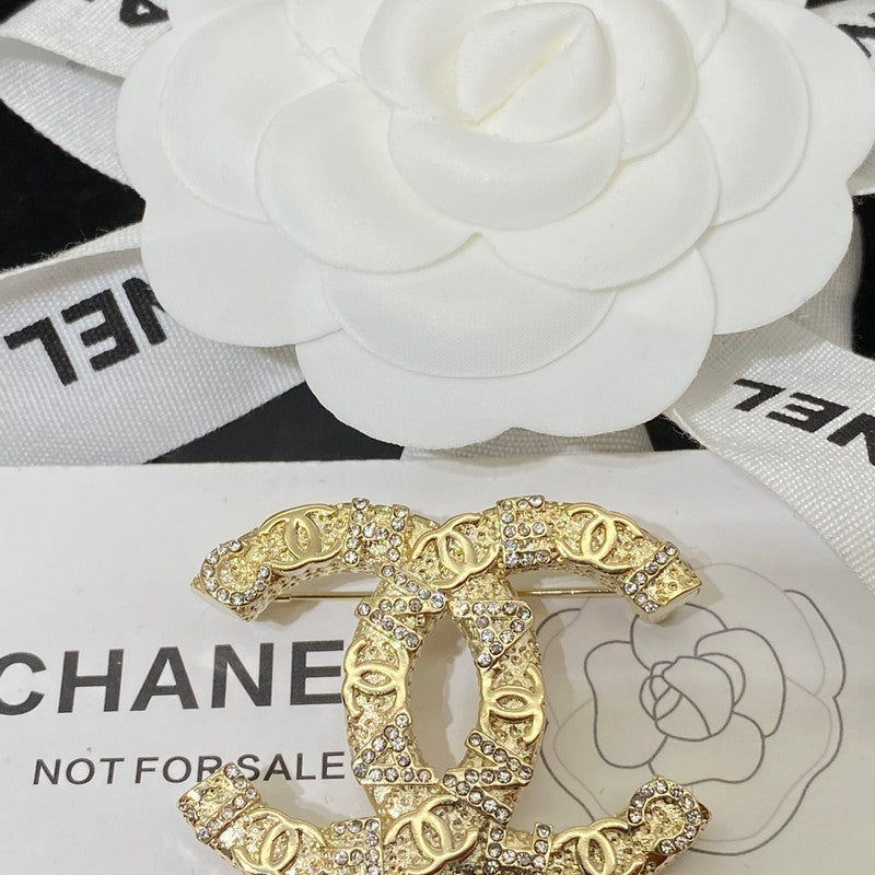 18K Chanel Diamond Gold Brooch White Gold-Colour Hardware