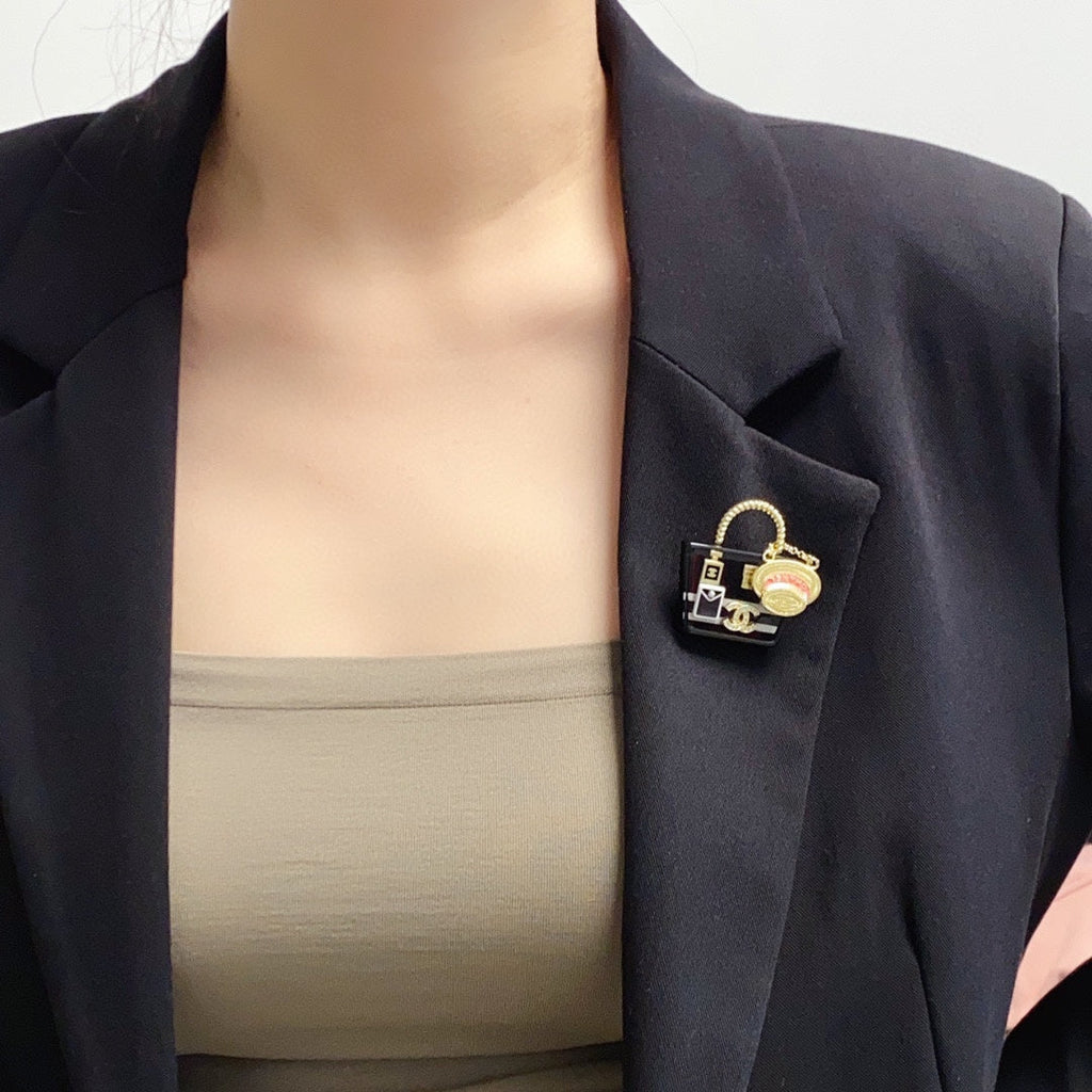 18K Chanel Bag Brooch Yellow Gold-Colour Hardware