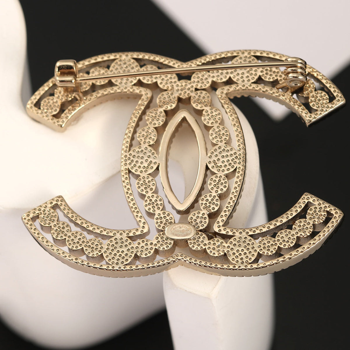 18K Chanel Pearls Brooch Yellow Gold-Colour Hardware