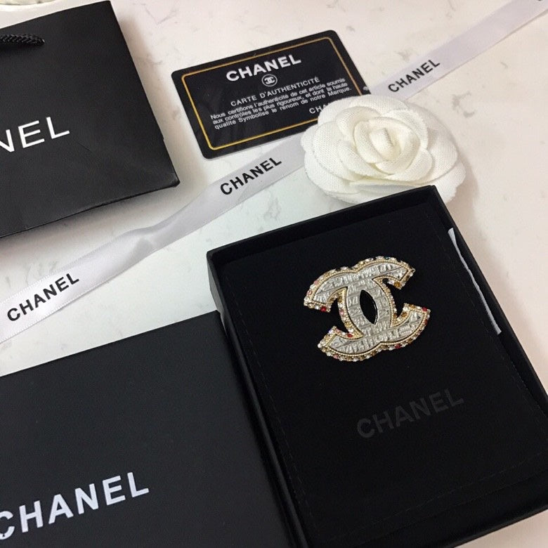 18K Chanel Diamonds Brooch White Gold-Colour Hardware