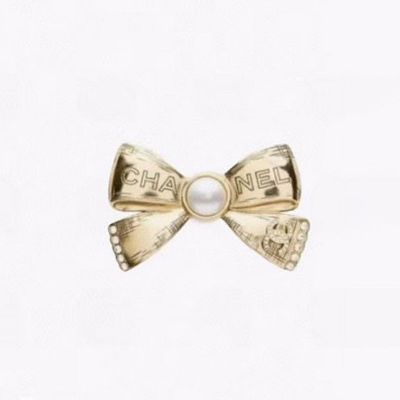 18K Chanel Bow Tie Gold Brooch Yellow Gold-Colour Hardware