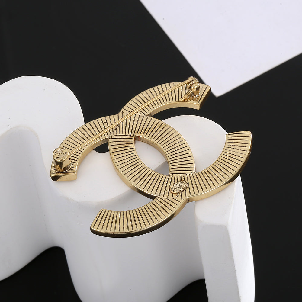 18K Chanel Diamond Brooch Yellow Gold-Colour Hardware