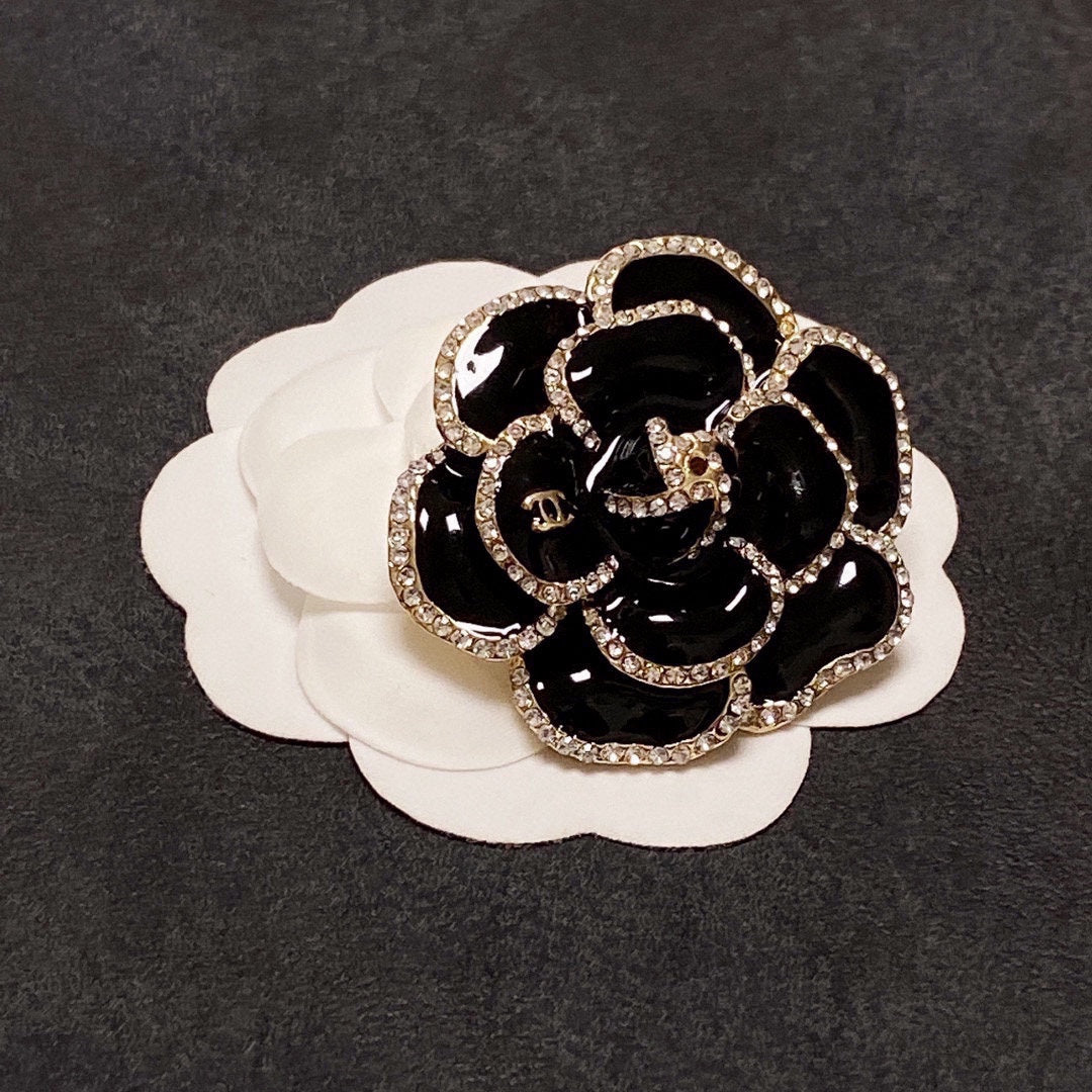 18K Chanel Black Flower Brooch Yellow Gold-Colour Hardware
