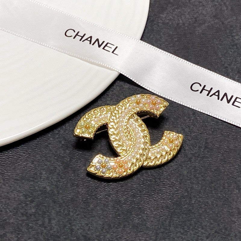 18K Chanel Pearl Gold Brooch Yellow Gold-Colour Hardware