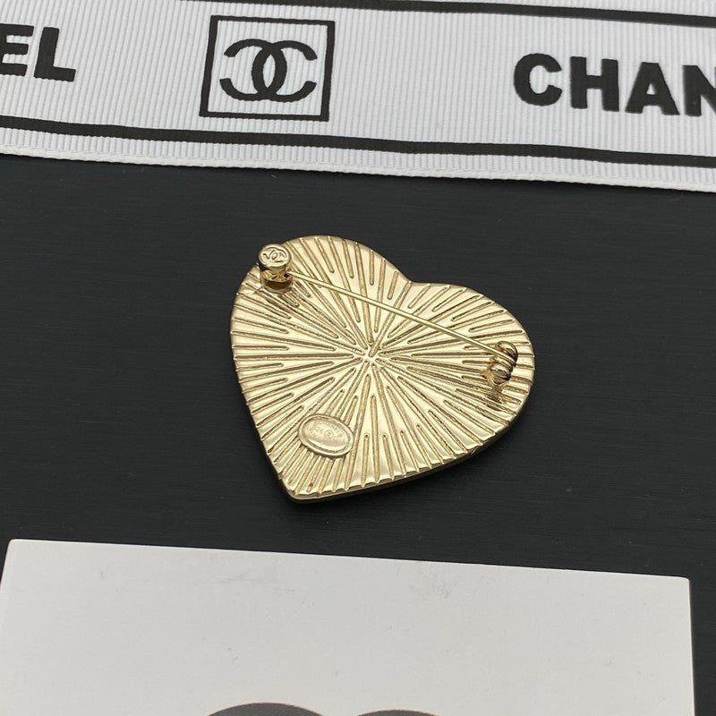 18K Chanel Black Heart Gold Brooch Yellow Gold-Colour Hardware 5 cm