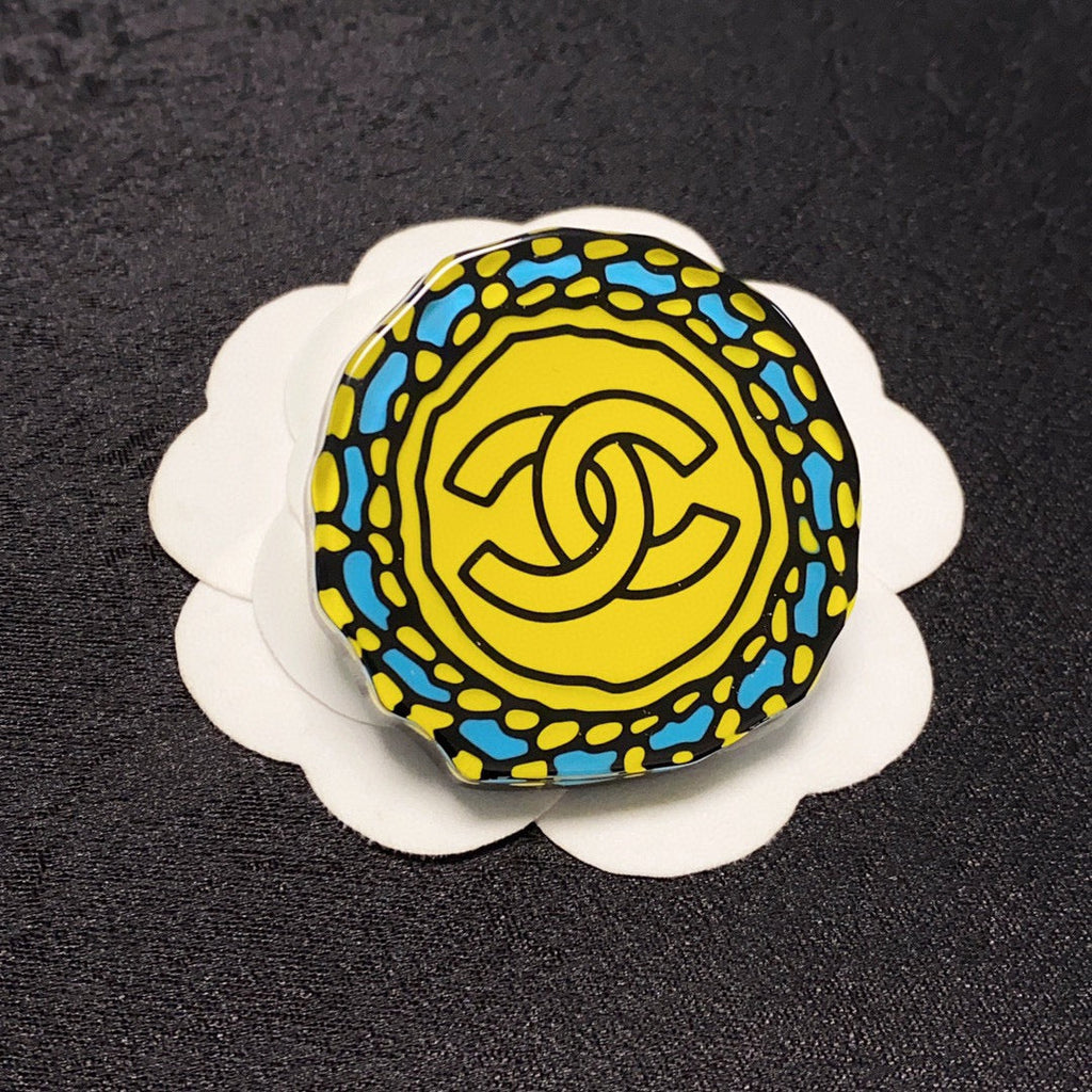 18K Chanel Color Brooch Yellow Gold-Colour Hardware