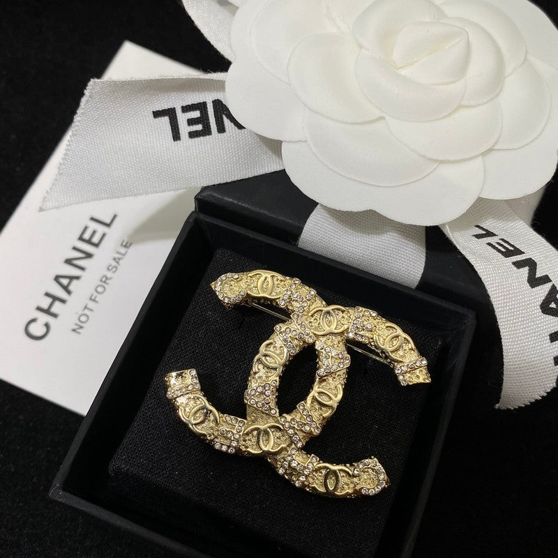 18K Chanel Diamond Gold Brooch White Gold-Colour Hardware