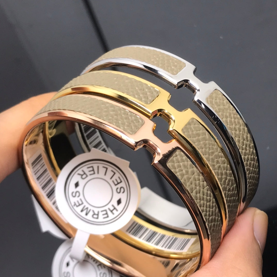 18K Olympe ¡§|toupe Hermes Bracelet
