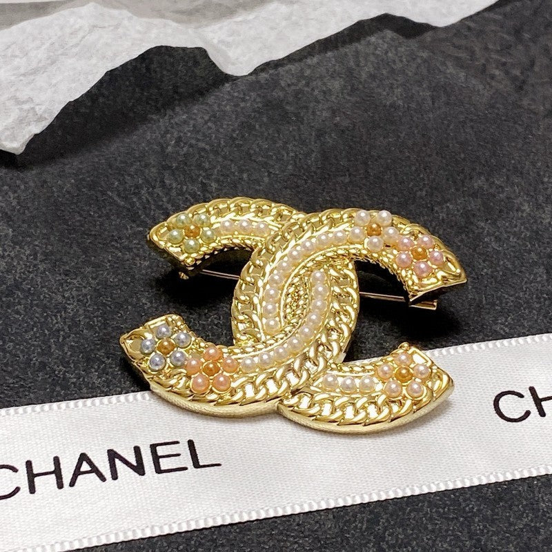 18K Chanel Pearl Gold Brooch Yellow Gold-Colour Hardware