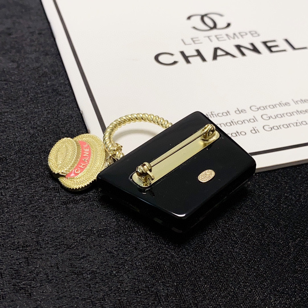 18K Chanel Bag Brooch Yellow Gold-Colour Hardware