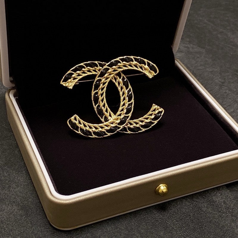 18K Chanel Leather Gold Brooch Yellow Gold-Colour Hardware
