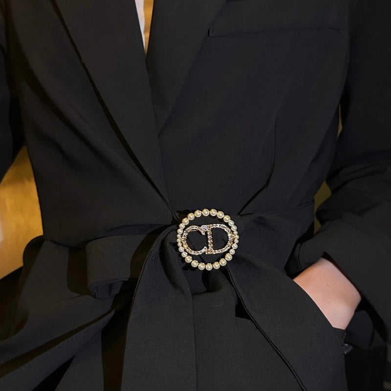 18K Dior Pearls Brooch Yellow Gold-Colour Hardware