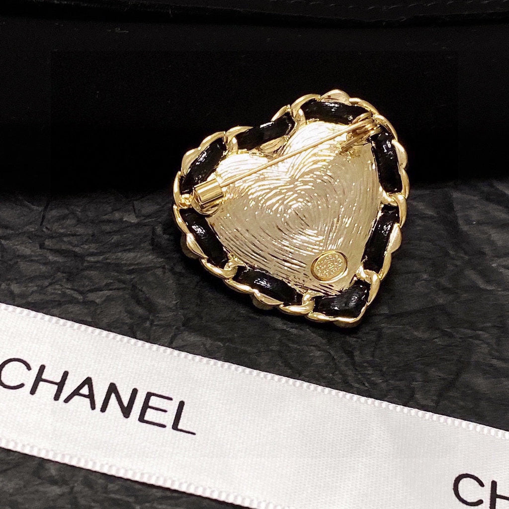 18K Chanel Red Crystal Heart Brooch Yellow Gold-Colour Hardware