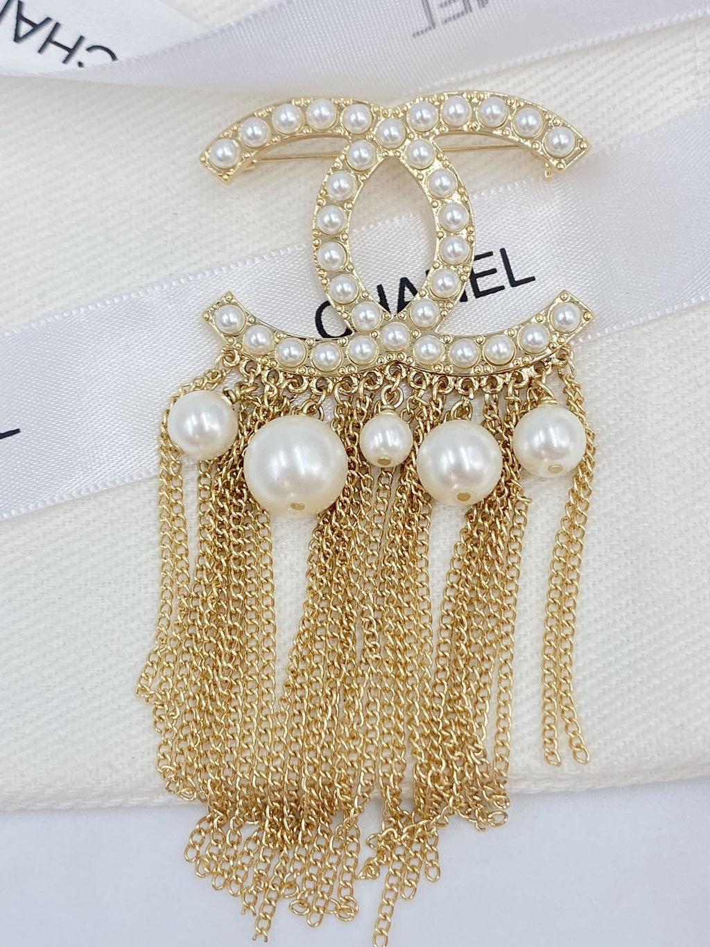 18K Chanel Pearl Tassel Brooch Yellow Gold-Colour Hardware