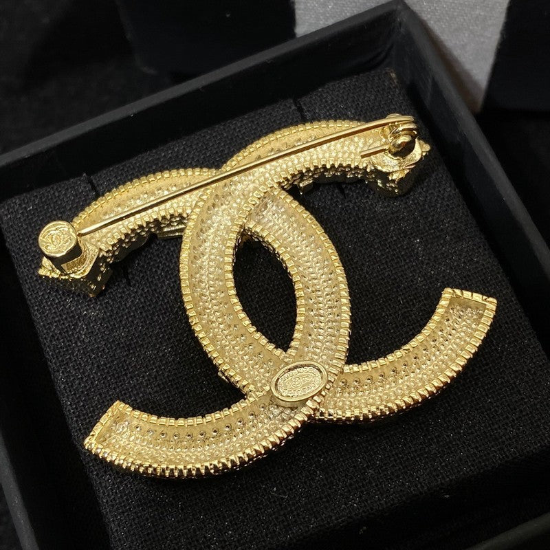 18K Chanel Diamond Gold Brooch White Gold-Colour Hardware