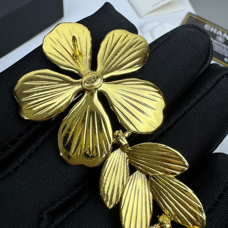 18K Chanel 26C Flower Crystal Drop Gold Brooch Yellow Gold Hardware