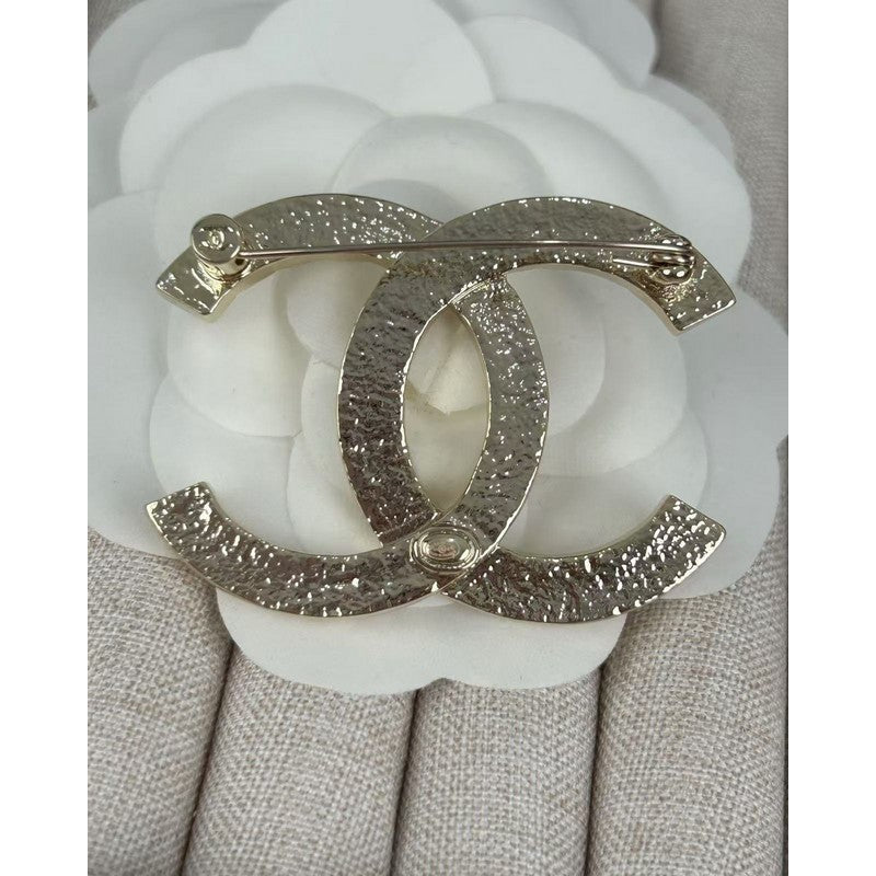 18K Chanel Gold Brooch Yellow Gold-Colour Hardware