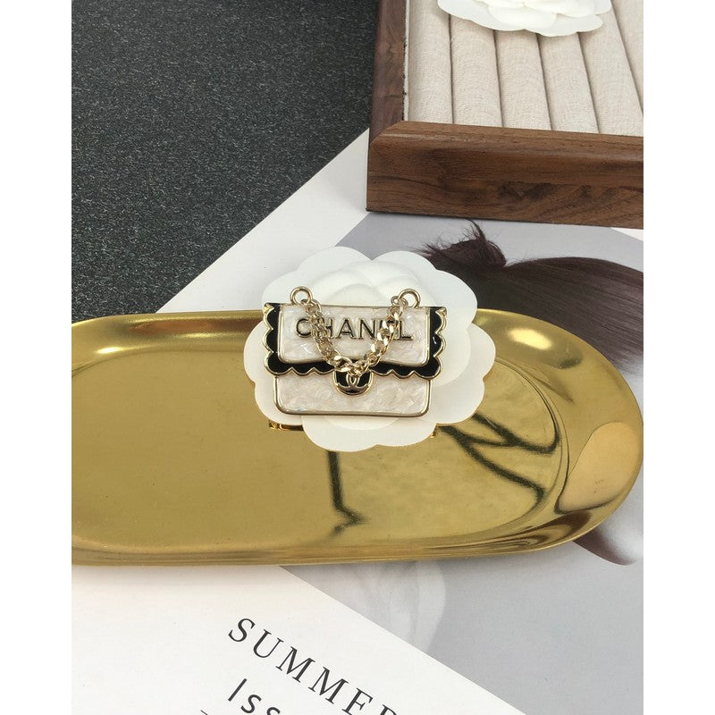 18K Chanel White Bag Brooch Yellow Gold-Colour Hardware