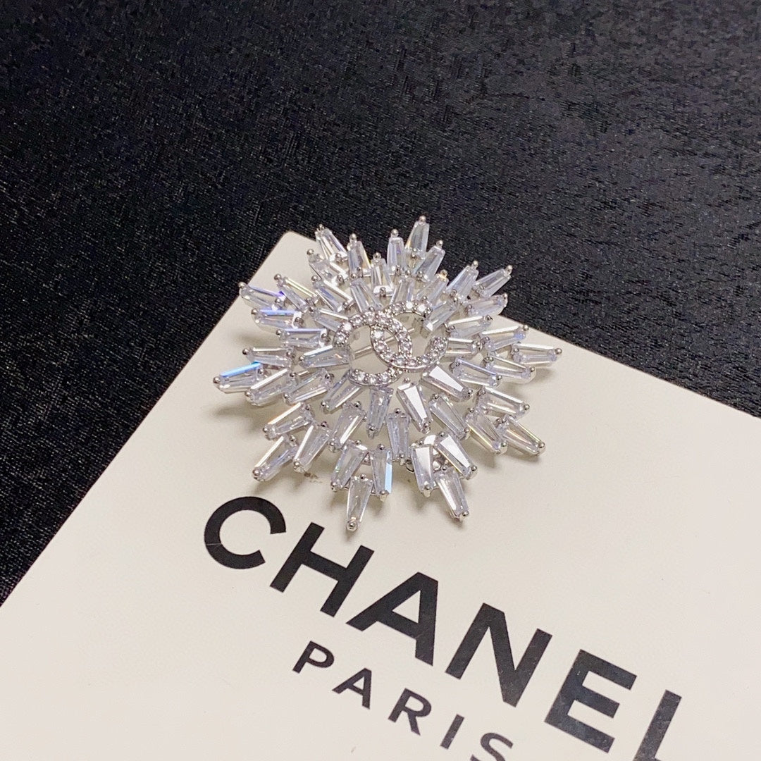18K Chanel Snow Flower Brooch White Gold-Colour Hardware Crystals