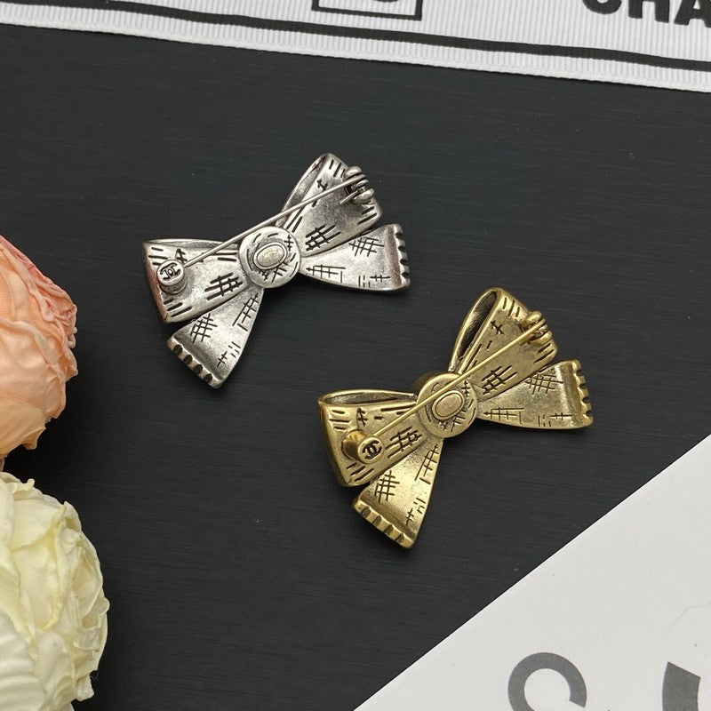 18K Chanel Bow Tie Pearl Gold Brooch Yellow White Gold Hardware