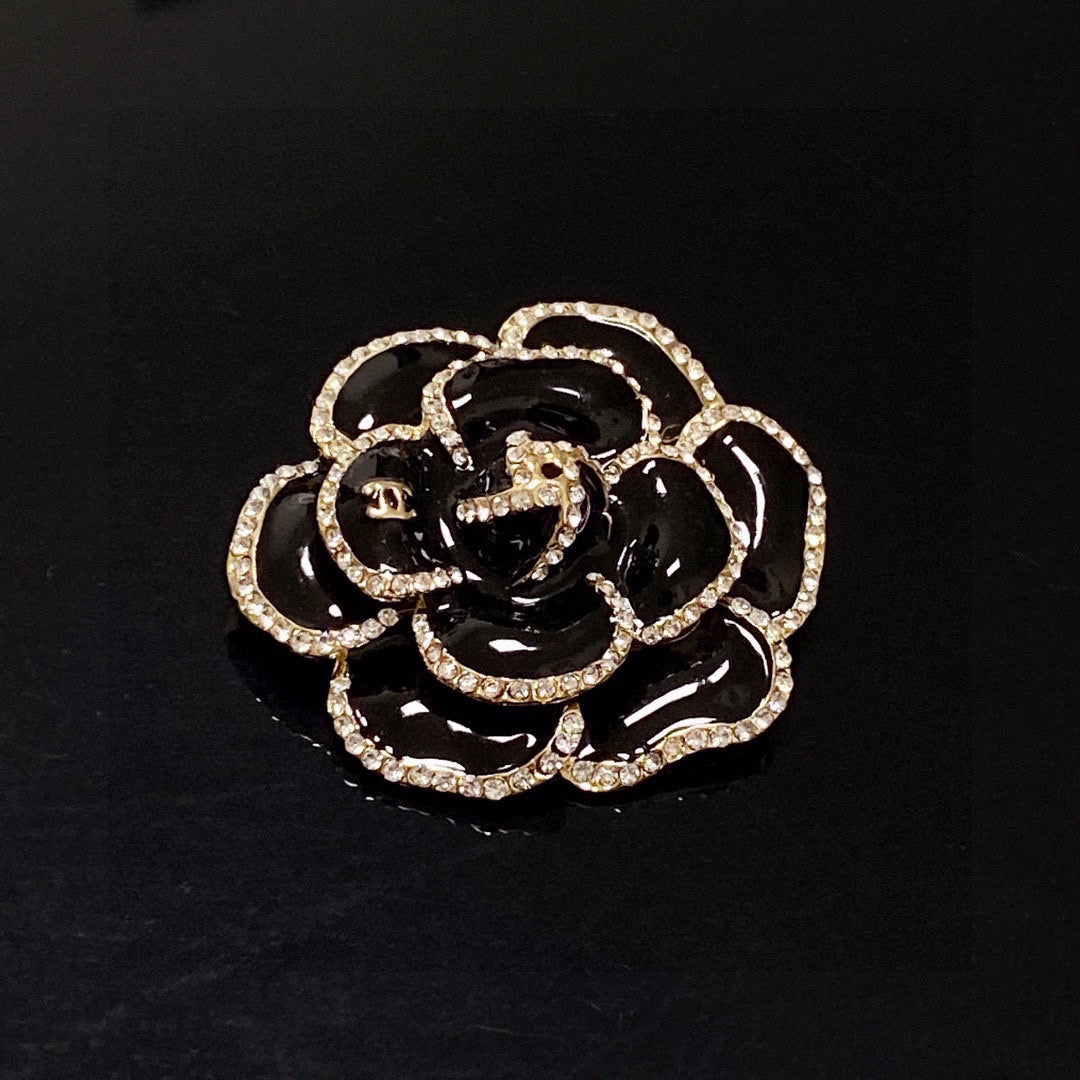 18K Chanel Black Flower Brooch Yellow Gold-Colour Hardware