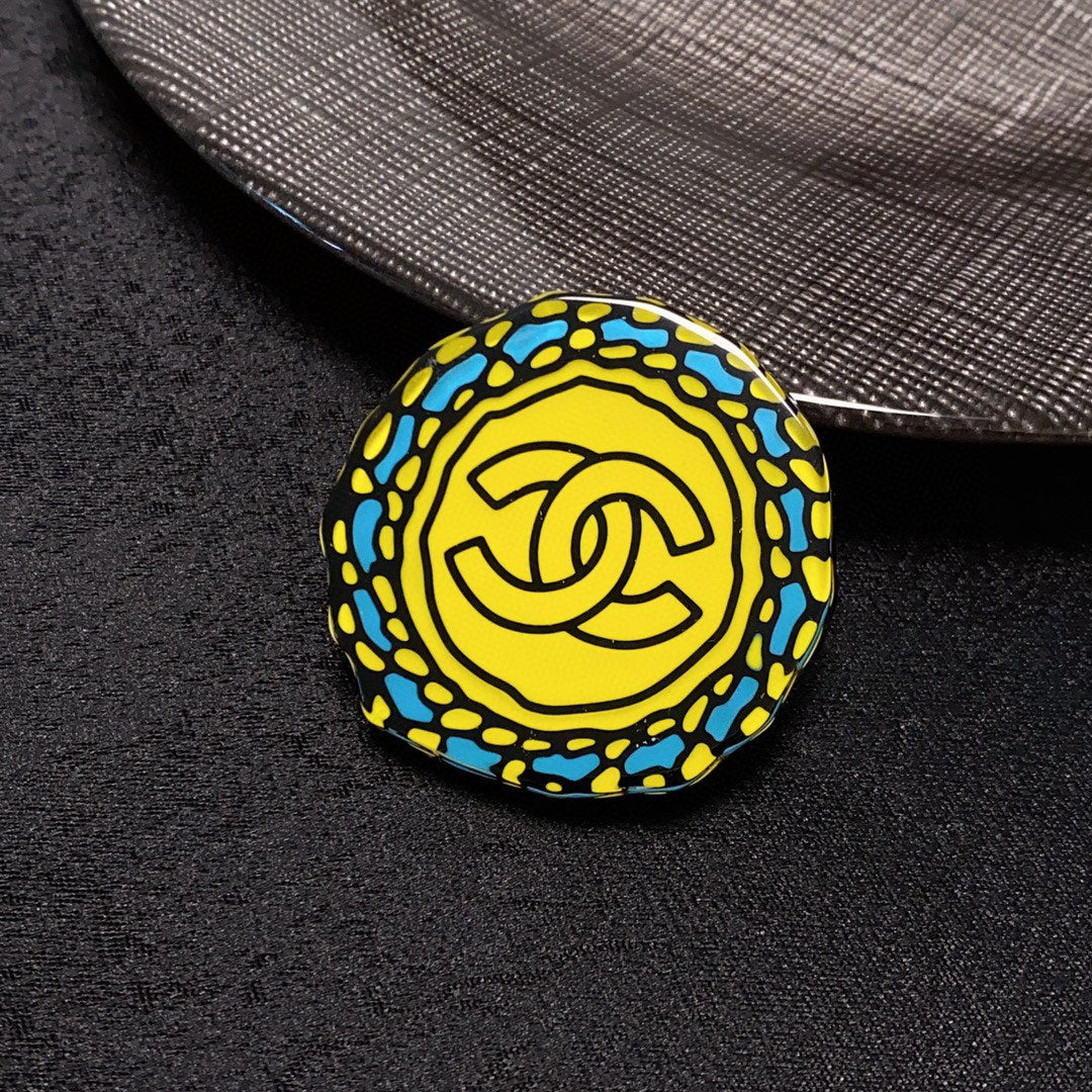 18K Chanel Color Brooch Yellow Gold-Colour Hardware