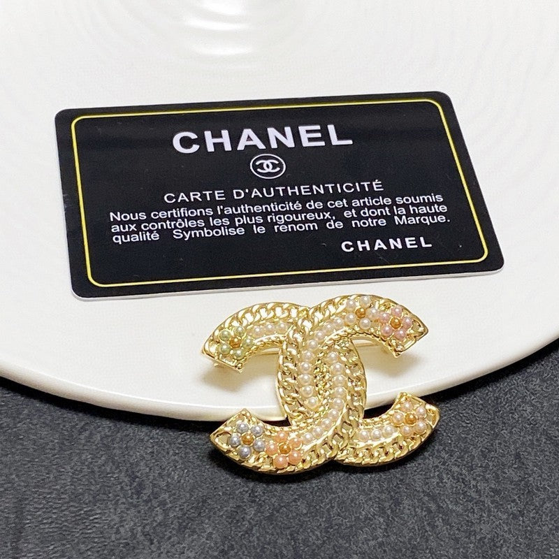18K Chanel Pearl Gold Brooch Yellow Gold-Colour Hardware