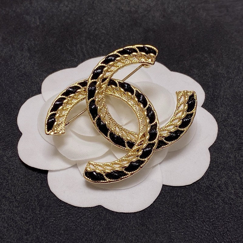 18K Chanel Leather Gold Brooch Yellow Gold-Colour Hardware