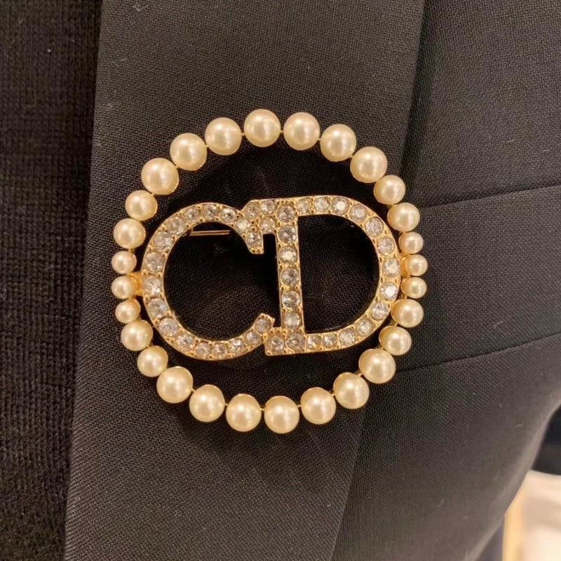 18K Dior Pearls Brooch Yellow Gold-Colour Hardware